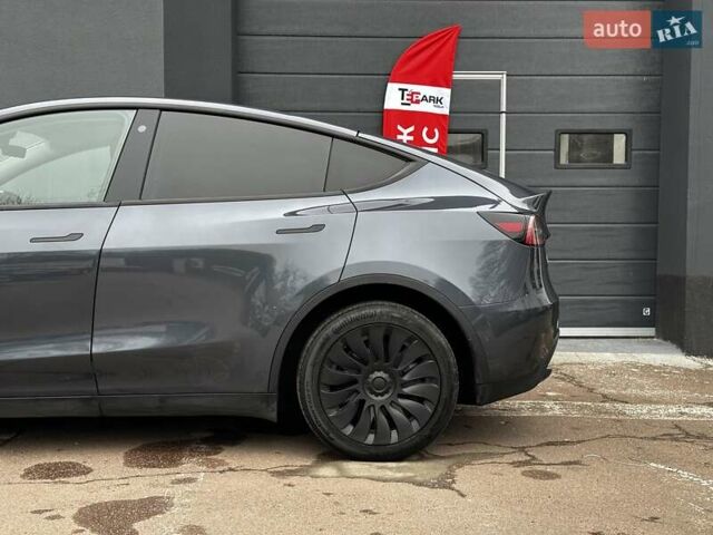 Серый Тесла Model Y, объемом двигателя 0 л и пробегом 34 тыс. км за 31999 $, фото 6 на Automoto.ua
