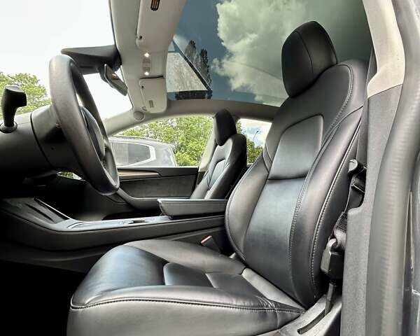 Серый Тесла Model Y, объемом двигателя 0 л и пробегом 56 тыс. км за 28500 $, фото 38 на Automoto.ua