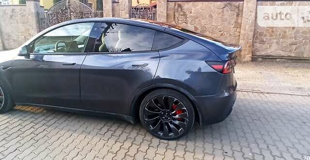 Серый Тесла Model Y, объемом двигателя 0 л и пробегом 35 тыс. км за 29950 $, фото 10 на Automoto.ua