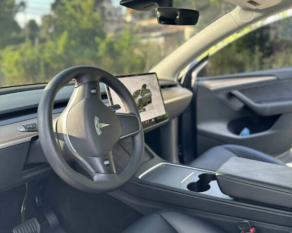 Серый Тесла Model Y, объемом двигателя 0 л и пробегом 41 тыс. км за 30000 $, фото 25 на Automoto.ua
