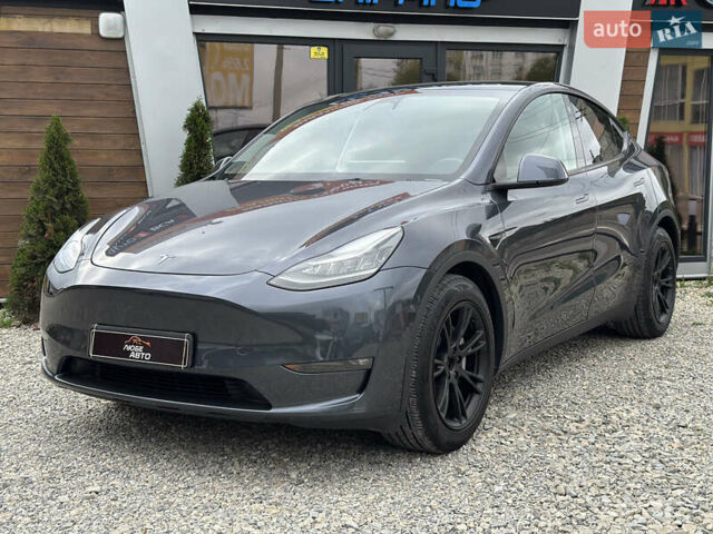 Серый Тесла Model Y, объемом двигателя 0 л и пробегом 37 тыс. км за 25000 $, фото 1 на Automoto.ua