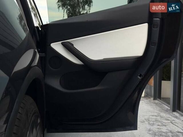 Серый Тесла Model Y, объемом двигателя 0 л и пробегом 85 тыс. км за 23900 $, фото 52 на Automoto.ua