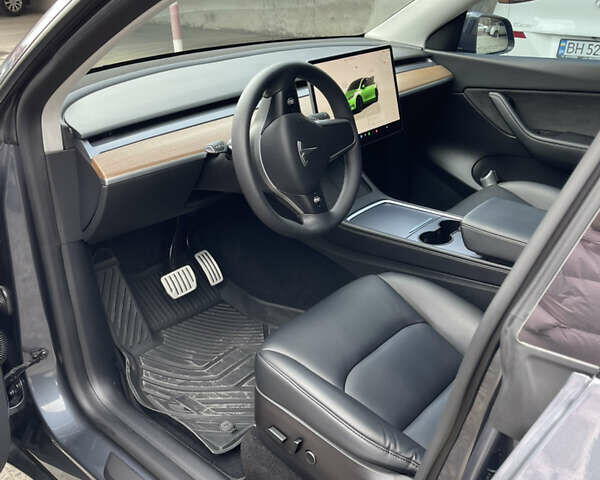Серый Тесла Model Y, объемом двигателя 0 л и пробегом 65 тыс. км за 27400 $, фото 6 на Automoto.ua