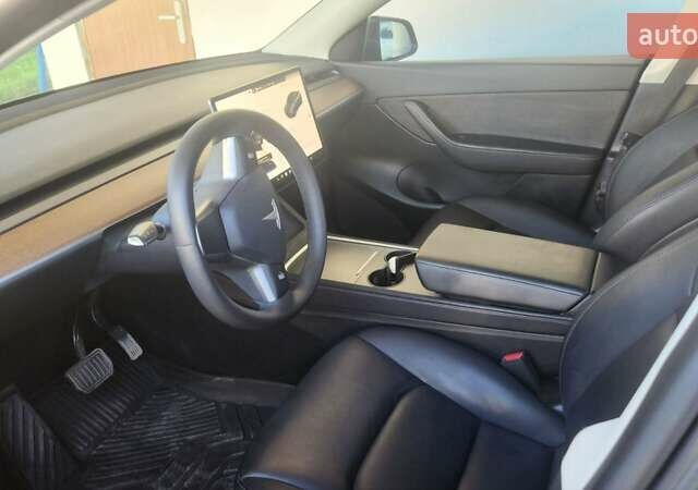 Серый Тесла Model Y, объемом двигателя 0 л и пробегом 18 тыс. км за 33000 $, фото 15 на Automoto.ua