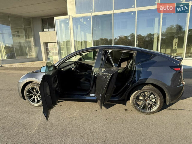 Серый Тесла Model Y, объемом двигателя 0 л и пробегом 34 тыс. км за 24000 $, фото 6 на Automoto.ua