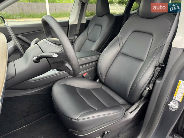 Серый Тесла Model Y, объемом двигателя 0 л и пробегом 27 тыс. км за 27500 $, фото 34 на Automoto.ua