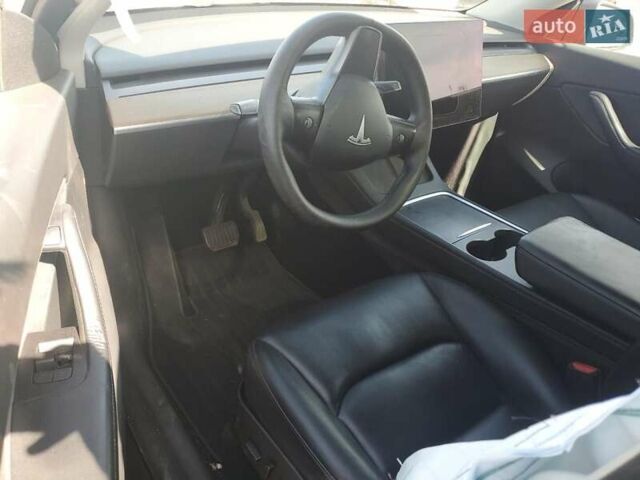 Серый Тесла Model Y, объемом двигателя 0 л и пробегом 141 тыс. км за 18500 $, фото 3 на Automoto.ua