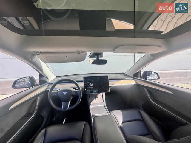 Серый Тесла Model Y, объемом двигателя 0 л и пробегом 140 тыс. км за 24500 $, фото 17 на Automoto.ua