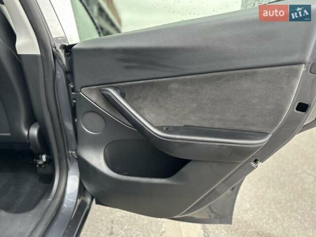 Сірий Тесла Model Y, об'ємом двигуна 0 л та пробігом 121 тис. км за 25000 $, фото 11 на Automoto.ua