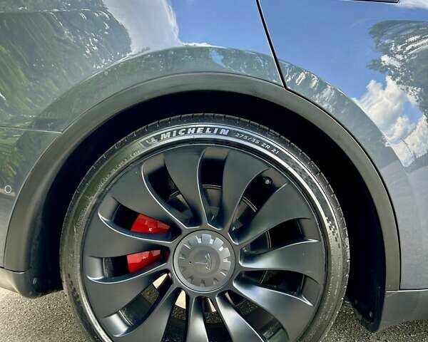 Серый Тесла Model Y, объемом двигателя 0 л и пробегом 56 тыс. км за 28500 $, фото 9 на Automoto.ua