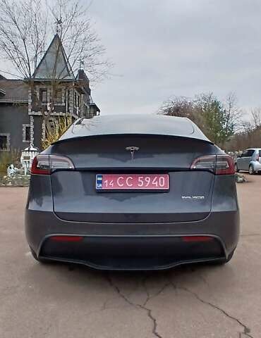 Серый Тесла Model Y, объемом двигателя 0 л и пробегом 65 тыс. км за 25700 $, фото 5 на Automoto.ua