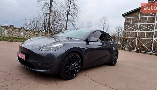 Серый Тесла Model Y, объемом двигателя 0 л и пробегом 65 тыс. км за 25700 $, фото 9 на Automoto.ua