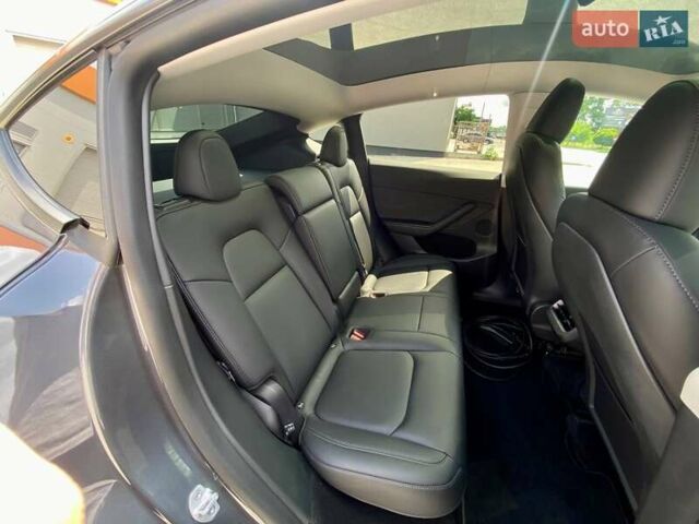 Серый Тесла Model Y, объемом двигателя 0 л и пробегом 20 тыс. км за 33990 $, фото 25 на Automoto.ua