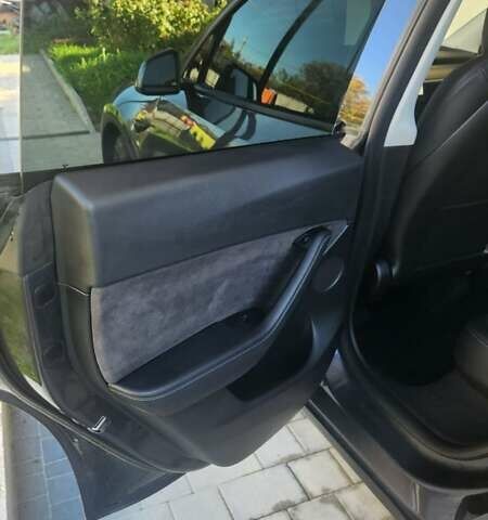 Серый Тесла Model Y, объемом двигателя 0 л и пробегом 18 тыс. км за 33000 $, фото 17 на Automoto.ua