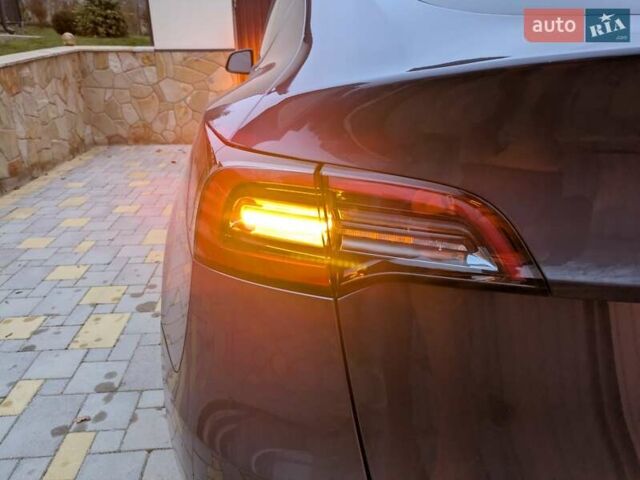 Серый Тесла Model Y, объемом двигателя 0 л и пробегом 27 тыс. км за 25900 $, фото 19 на Automoto.ua