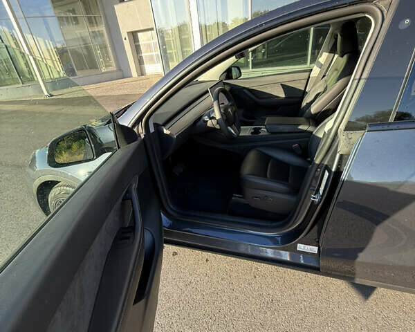 Серый Тесла Model Y, объемом двигателя 0 л и пробегом 34 тыс. км за 24000 $, фото 8 на Automoto.ua