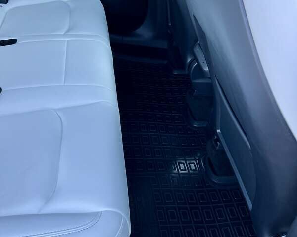 Сірий Тесла Model Y, об'ємом двигуна 0 л та пробігом 25 тис. км за 33000 $, фото 69 на Automoto.ua