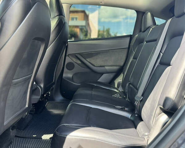 Серый Тесла Model Y, объемом двигателя 0 л и пробегом 5 тыс. км за 27950 $, фото 29 на Automoto.ua