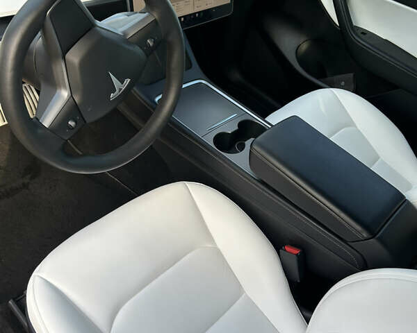 Серый Тесла Model Y, объемом двигателя 0 л и пробегом 53 тыс. км за 31500 $, фото 9 на Automoto.ua