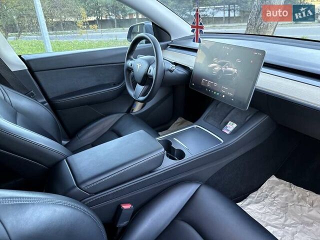 Серый Тесла Model Y, объемом двигателя 0 л и пробегом 38 тыс. км за 24999 $, фото 46 на Automoto.ua