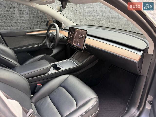 Тесла Model Y 2022 у Луцьку на Automoto.ua Сірий Тесла Model Y, об'ємом двигуна 0 л та пробігом 215 тис. км за 20900 $, фото 6 на Automoto.ua