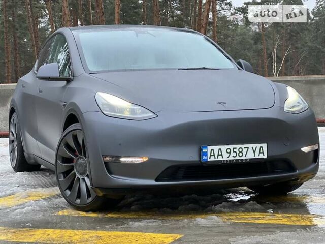 Серый Тесла Model Y, объемом двигателя 0 л и пробегом 19 тыс. км за 29999 $, фото 1 на Automoto.ua