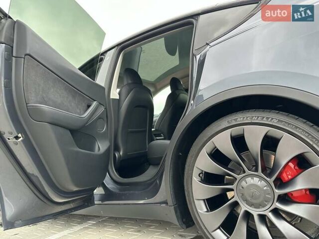 Сірий Тесла Model Y, об'ємом двигуна 0 л та пробігом 47 тис. км за 29999 $, фото 27 на Automoto.ua