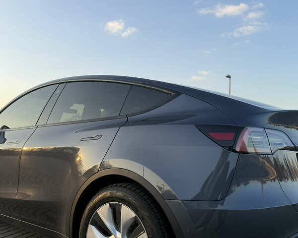 Серый Тесла Model Y, объемом двигателя 0 л и пробегом 37 тыс. км за 30000 $, фото 7 на Automoto.ua