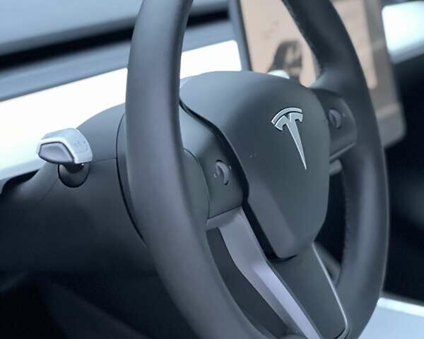 Серый Тесла Model Y, объемом двигателя 0 л и пробегом 19 тыс. км за 29999 $, фото 62 на Automoto.ua