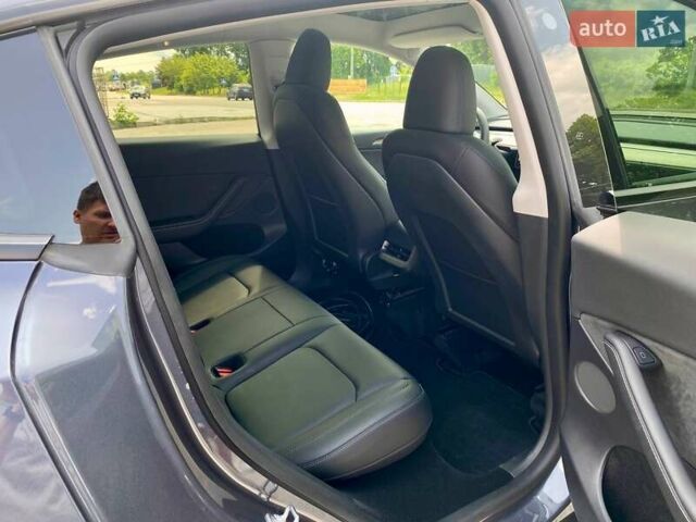 Серый Тесла Model Y, объемом двигателя 0 л и пробегом 20 тыс. км за 33990 $, фото 26 на Automoto.ua