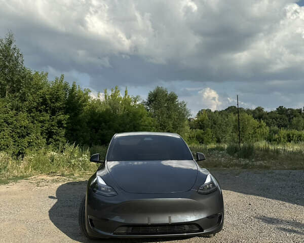Серый Тесла Model Y, объемом двигателя 0 л и пробегом 41 тыс. км за 30000 $, фото 1 на Automoto.ua