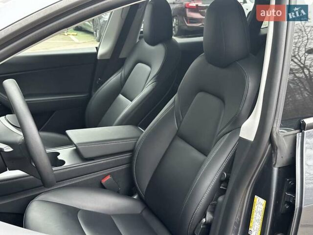 Серый Тесла Model Y, объемом двигателя 0 л и пробегом 34 тыс. км за 31999 $, фото 11 на Automoto.ua