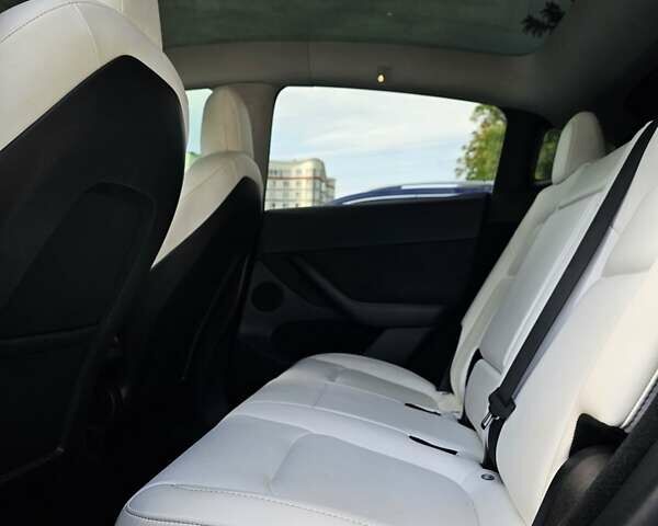 Серый Тесла Model Y, объемом двигателя 0 л и пробегом 30 тыс. км за 26800 $, фото 9 на Automoto.ua