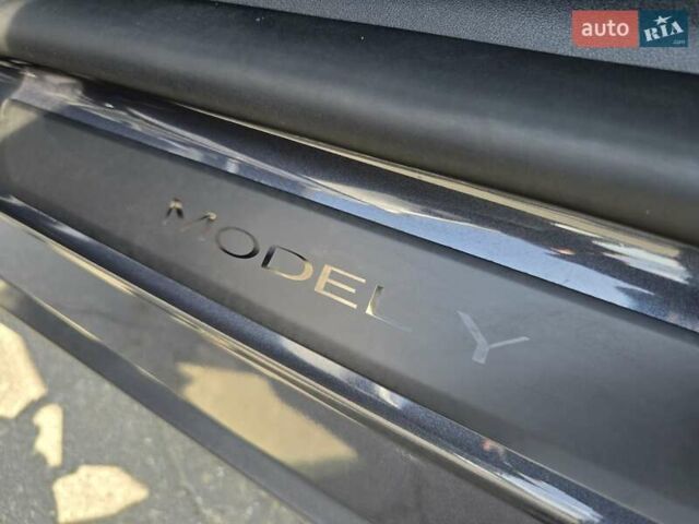 Серый Тесла Model Y, объемом двигателя 0 л и пробегом 34 тыс. км за 27500 $, фото 48 на Automoto.ua