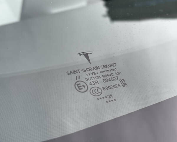 Серый Тесла Model Y, объемом двигателя 0 л и пробегом 26 тыс. км за 28900 $, фото 24 на Automoto.ua