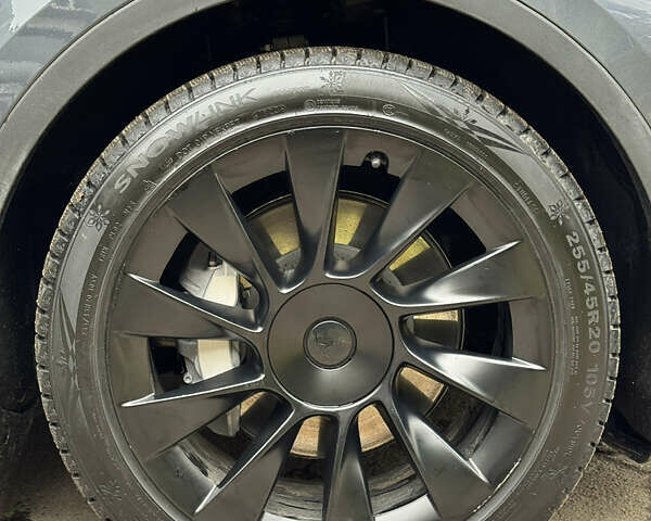 Серый Тесла Model Y, объемом двигателя 0 л и пробегом 58 тыс. км за 25000 $, фото 23 на Automoto.ua