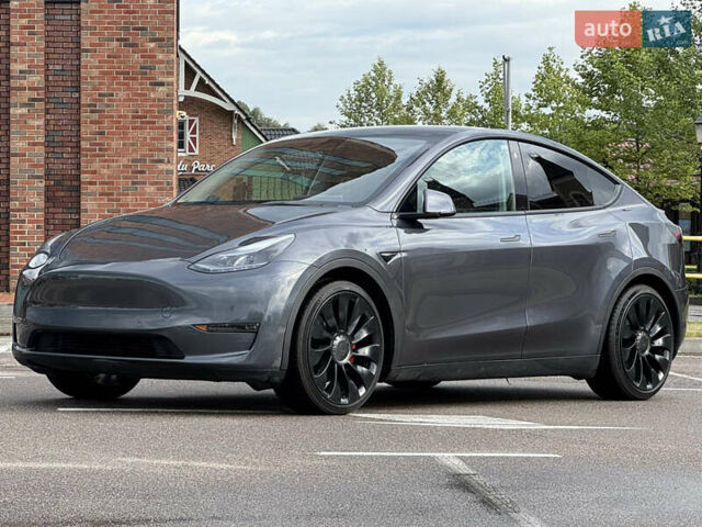 Серый Тесла Model Y, объемом двигателя 0 л и пробегом 27 тыс. км за 27500 $, фото 1 на Automoto.ua