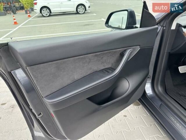 Сірий Тесла Model Y, об'ємом двигуна 0 л та пробігом 47 тис. км за 29999 $, фото 24 на Automoto.ua