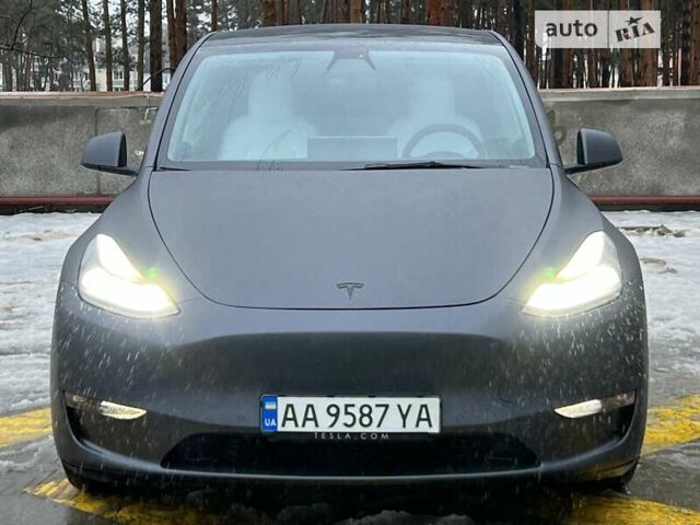 Серый Тесла Model Y, объемом двигателя 0 л и пробегом 19 тыс. км за 29999 $, фото 5 на Automoto.ua