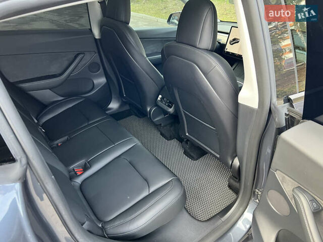 Серый Тесла Model Y, объемом двигателя 0 л и пробегом 22 тыс. км за 30900 $, фото 39 на Automoto.ua