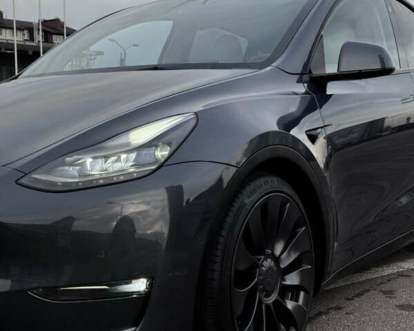 Серый Тесла Model Y, объемом двигателя 0 л и пробегом 26 тыс. км за 28900 $, фото 19 на Automoto.ua