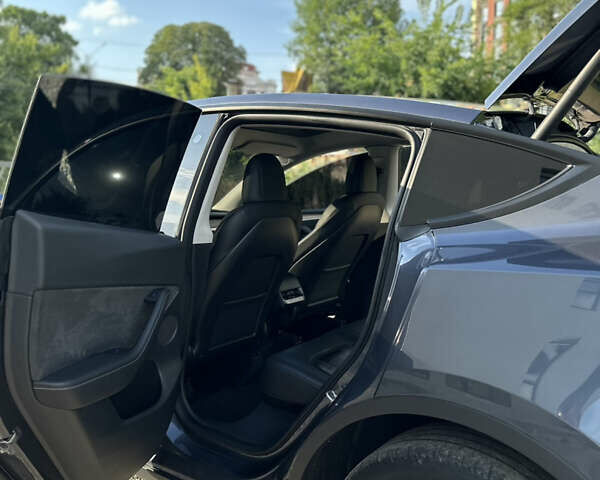 Серый Тесла Model Y, объемом двигателя 0 л и пробегом 41 тыс. км за 30000 $, фото 20 на Automoto.ua