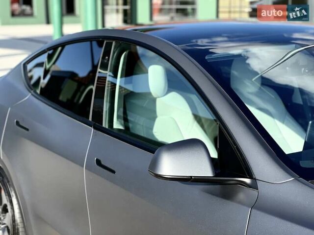 Сірий Тесла Model Y, об'ємом двигуна 0 л та пробігом 25 тис. км за 33000 $, фото 25 на Automoto.ua