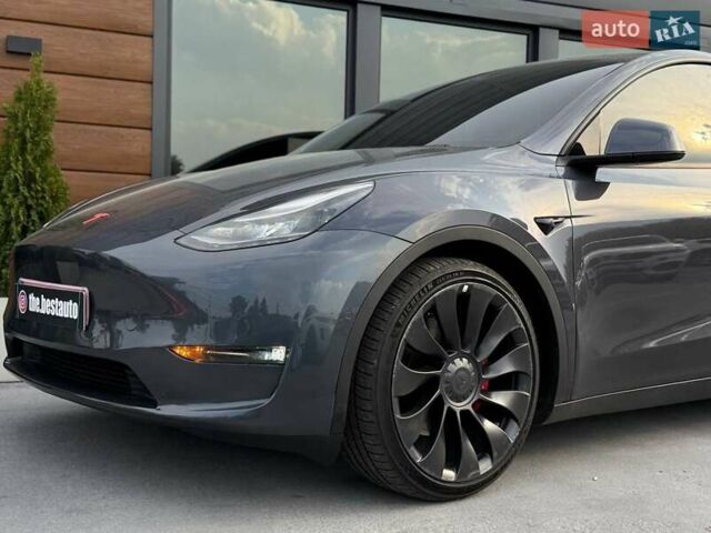 Серый Тесла Model Y, объемом двигателя 0 л и пробегом 85 тыс. км за 23900 $, фото 2 на Automoto.ua