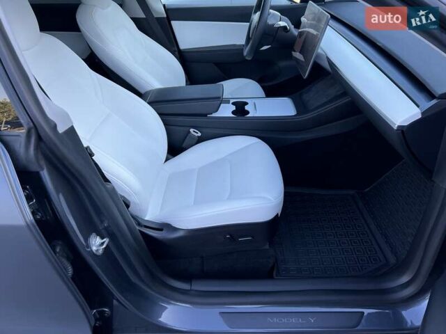 Серый Тесла Model Y, объемом двигателя 0 л и пробегом 25 тыс. км за 27000 $, фото 52 на Automoto.ua