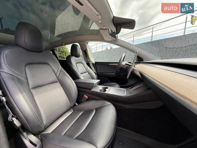Серый Тесла Model Y, объемом двигателя 0 л и пробегом 93 тыс. км за 23400 $, фото 13 на Automoto.ua