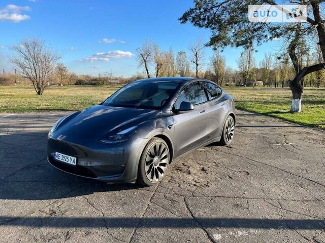 Серый Тесла Model Y, объемом двигателя 0 л и пробегом 17 тыс. км за 36800 $, фото 1 на Automoto.ua