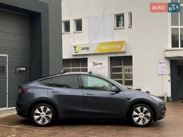 Серый Тесла Model Y, объемом двигателя 0 л и пробегом 61 тыс. км за 30999 $, фото 10 на Automoto.ua