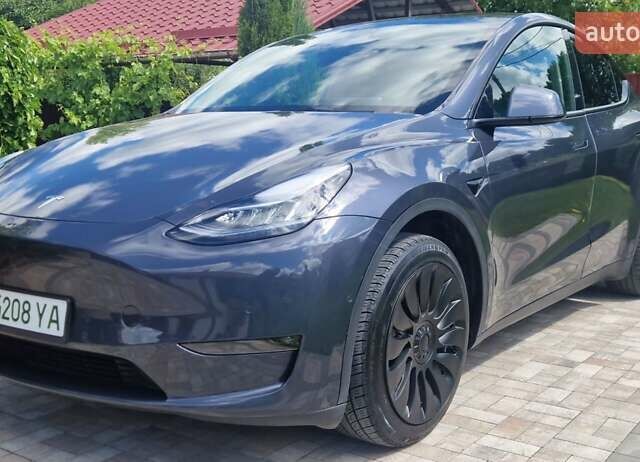 Серый Тесла Model Y, объемом двигателя 0 л и пробегом 42 тыс. км за 24500 $, фото 1 на Automoto.ua