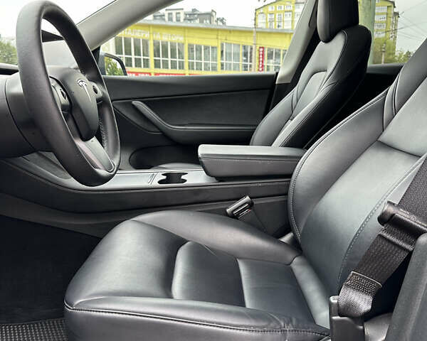 Серый Тесла Model Y, объемом двигателя 0 л и пробегом 37 тыс. км за 25000 $, фото 11 на Automoto.ua
